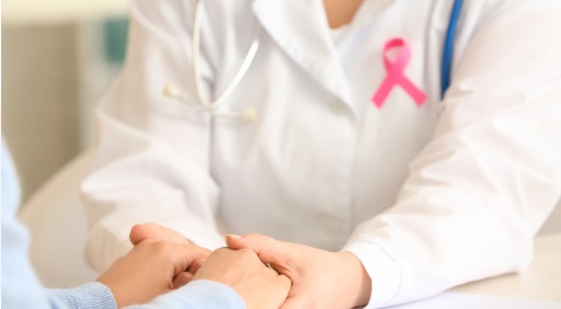 Outubro Rosa: conheça os direitos garantidos por lei às mulheres com câncer de mama