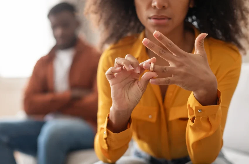 O que é o ‘slow dumping’? Entenda o método brutal de término que viralizou nas redes